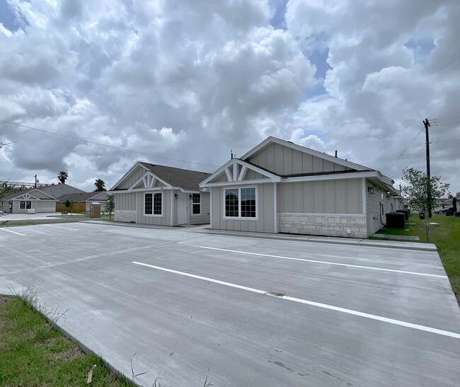 Building Photo - 2207 Northridge Ave