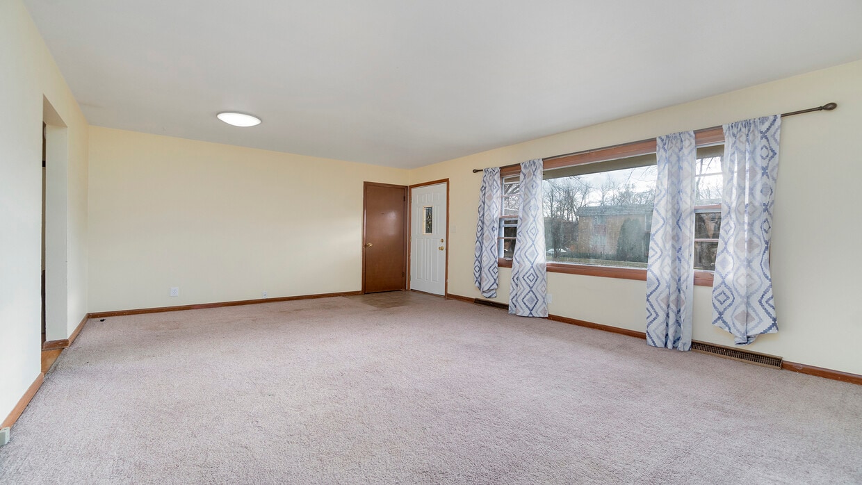 Primary Photo - 229 Flintridge Dr