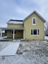 Building Photo - 908 John St