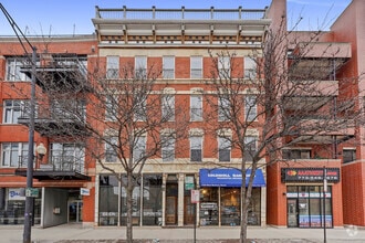 Building Photo - 1338 W Madison St