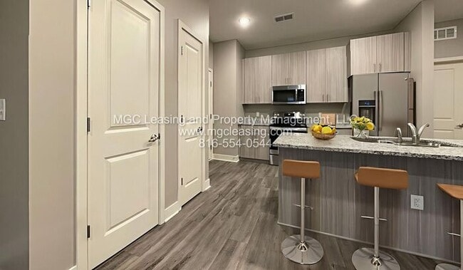 Foto del edificio - Sophisticated Style and Scenic Views in No...