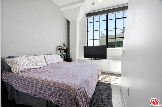 Building Photo - 420 San Pedro St