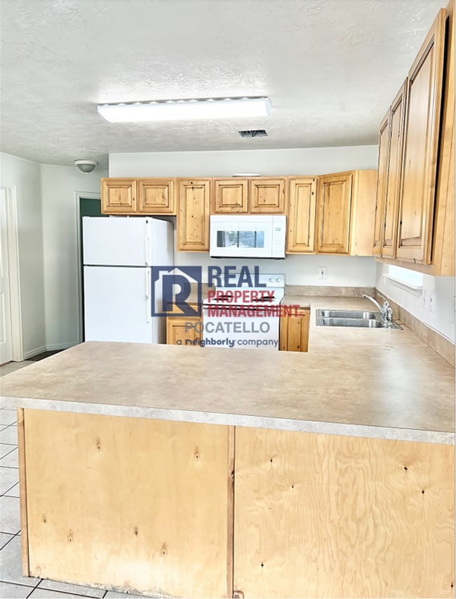 Building Photo - 4361 Opal Ave