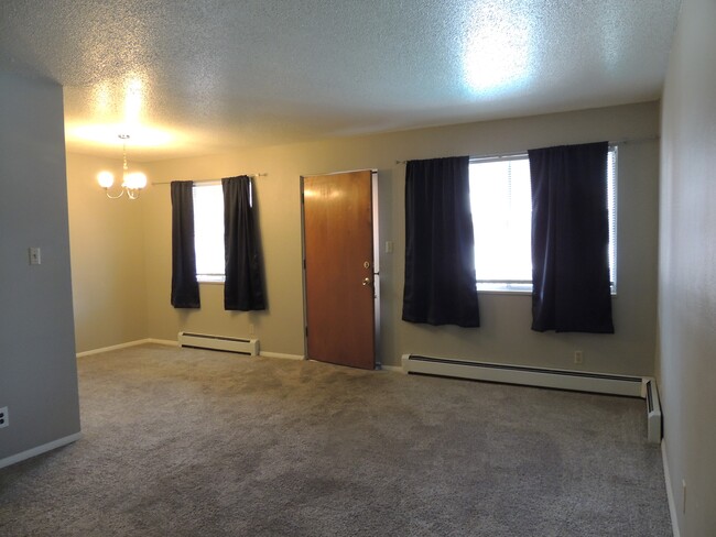 Building Photo - 580 Bookcliff Ave