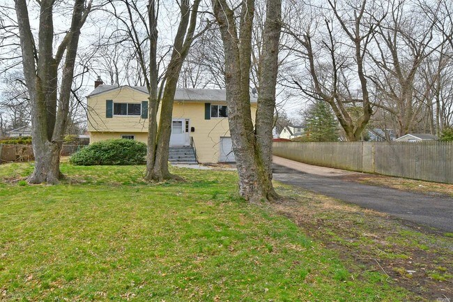 Building Photo - 115 6th Ave