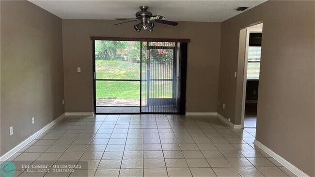 Foto del edificio - 9609 NW 4th St
