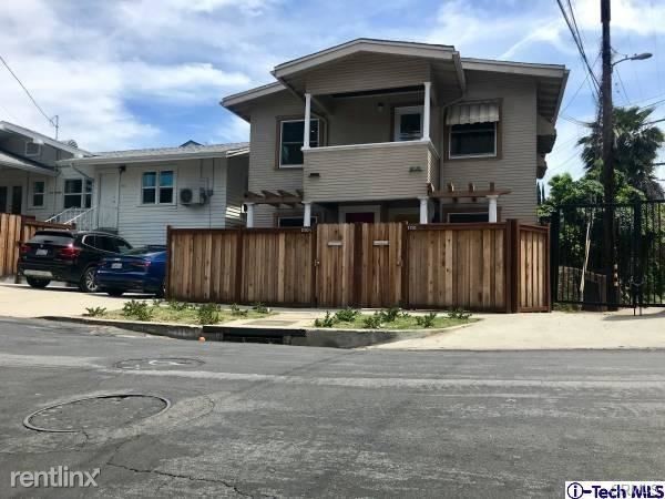 Building Photo - 2 br, 1 bath House - 1110 1/2 N Benton Way