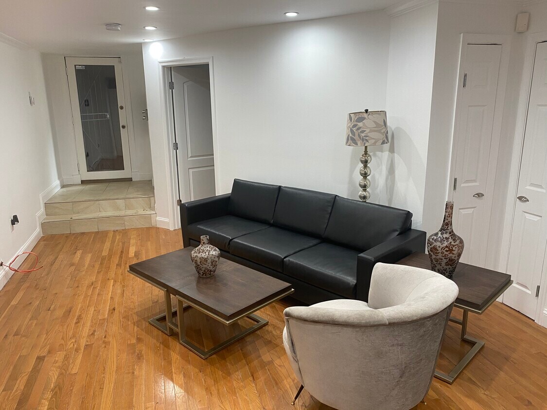 Foto principal - 1828 California St NW
