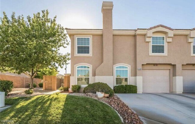 Foto del edificio - 3 br, 2.5 bath Townhome - 10209 Rolling Tr...