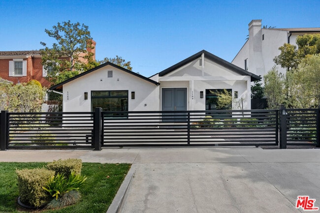 Building Photo - 1166 Beverwil Dr