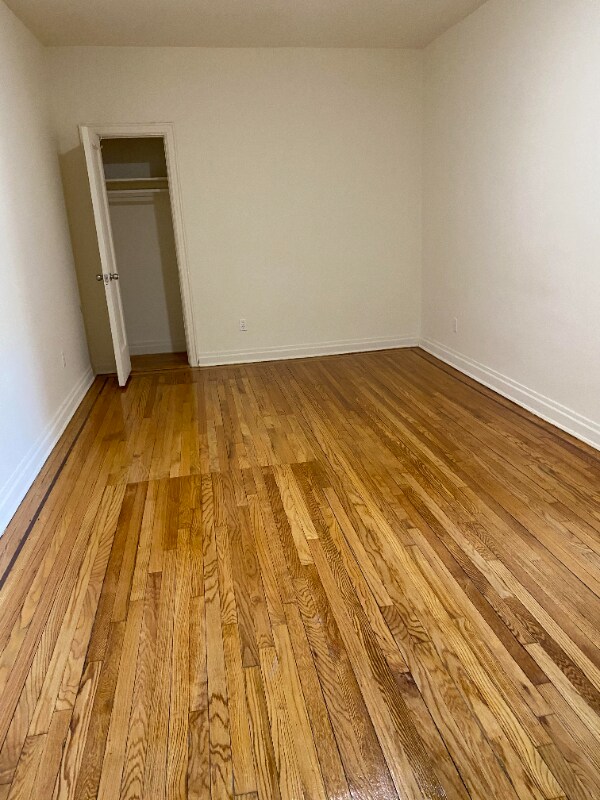 Foto del edificio - 36-20 Parsons Blvd