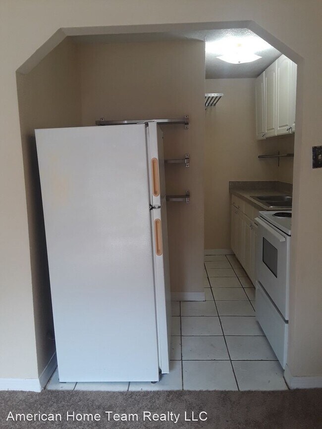 Building Photo - 1 br, 1 bath House - 2312 S Bumby Ave B