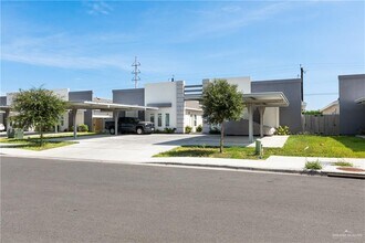 Building Photo - 20 W Kenwood St