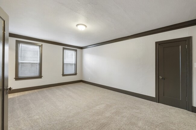 Foto del edificio - 16 N Broadway St