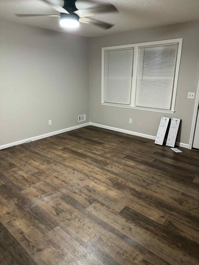 Living Room - 18A Apple Valley Ct