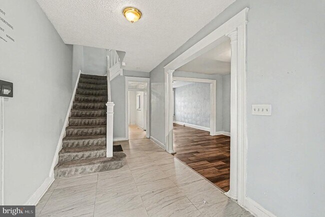 Building Photo - 409 Edgewood St