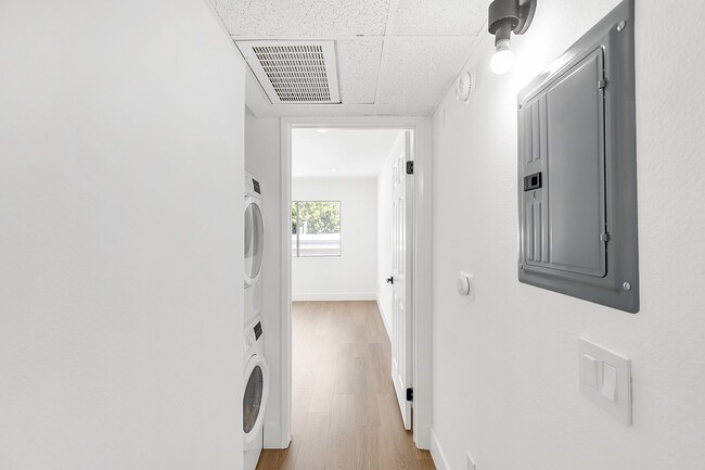 Interior Photo - 12420 Woodgreen St