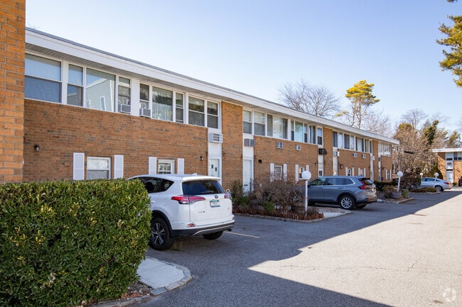 Foto del edificio - Woodmere Mews Cooperative