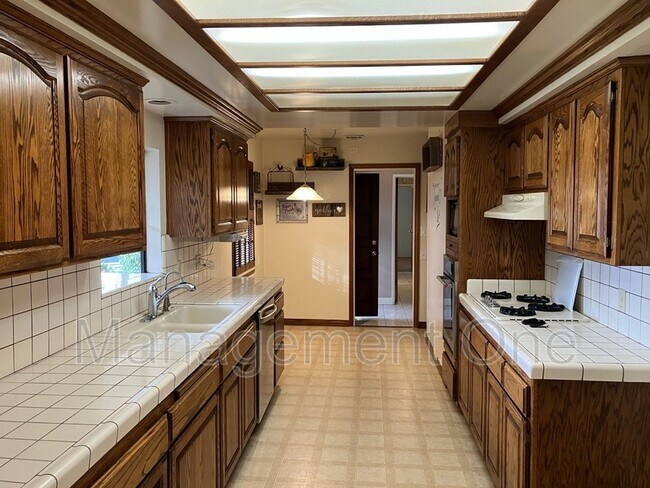 Building Photo - 1709 Garretson Ave