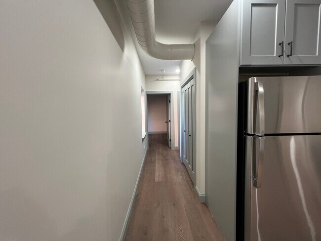 Building Photo - 160 Seabury St