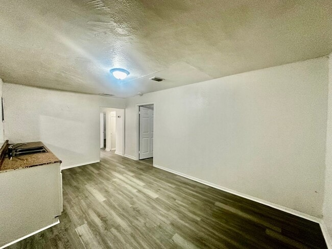Building Photo - Move-In Ready Gem Near Downtown Orlando!