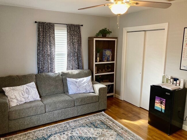 Building Photo - 2121 8th Ave N