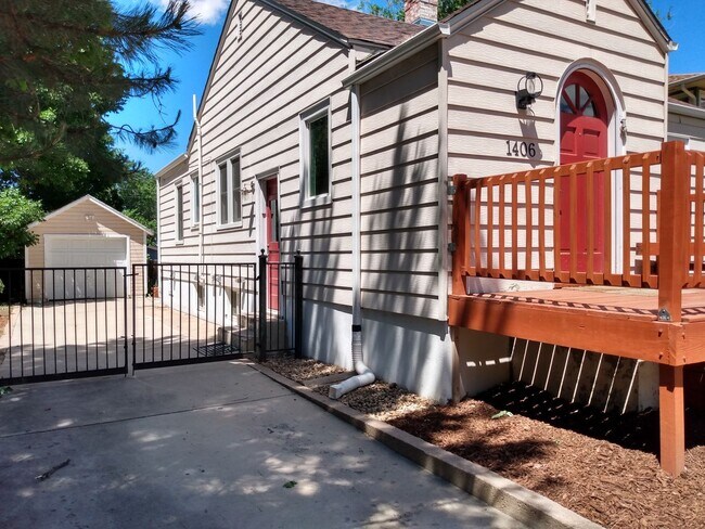 Foto del edificio - SUPER CUTE 3 BED/2 BATH BUNGALOW IN OLD TOWN LONGMONT