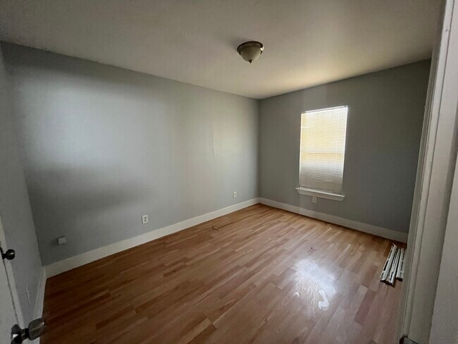 Foto del edificio - 3117 Rosalie St