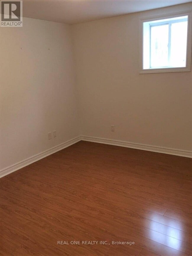 Building Photo - 141 Nahanni Dr