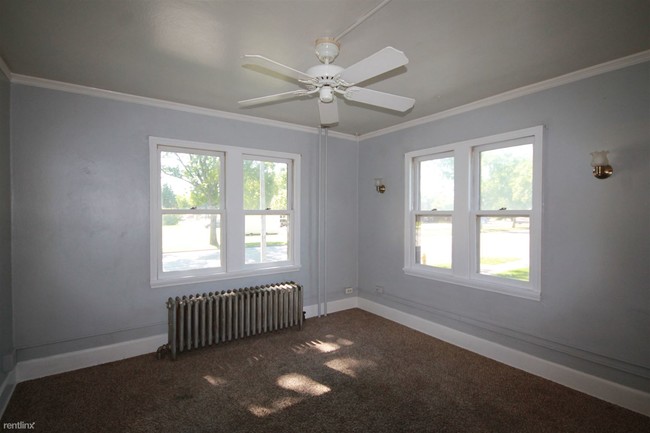 Building Photo - 1 br, 1 bath Apartment - 618 2nd Ave N #4