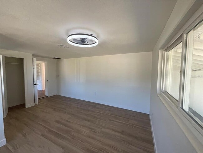 Foto del edificio - 117 Deen Blvd