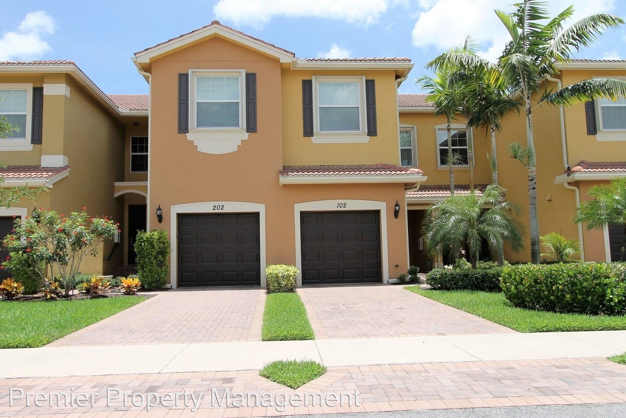 Foto principal - 6536 Monterey Pt