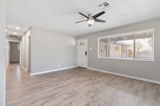 Building Photo - 2618 W Mariposa St