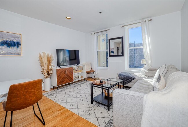 Building Photo - 457 2nd St