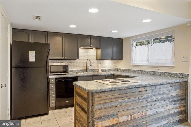 Foto del edificio - 217 Oberlin Terrace