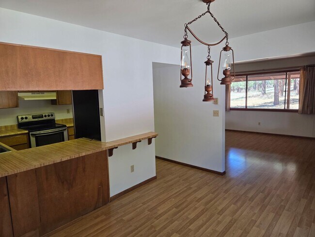 Foto del edificio - AVAILBLE SOON! Idyllic Ranch style Home Of...