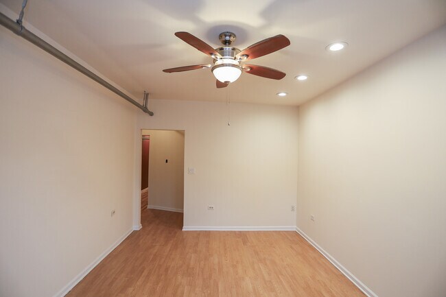 Foto del edificio - 4623 N Rockwell St