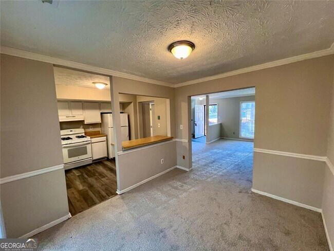 Foto del edificio - 719 Redland Dr