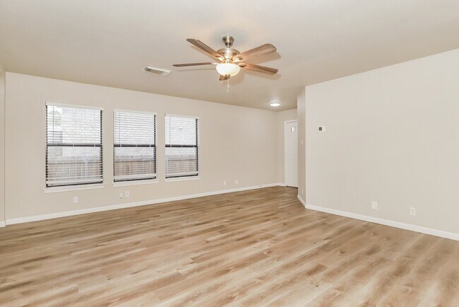 Foto del edificio - 9124 Gambier Dr