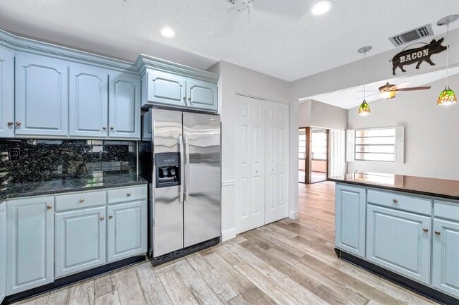 Foto del edificio - 2075 NW 15th Pl