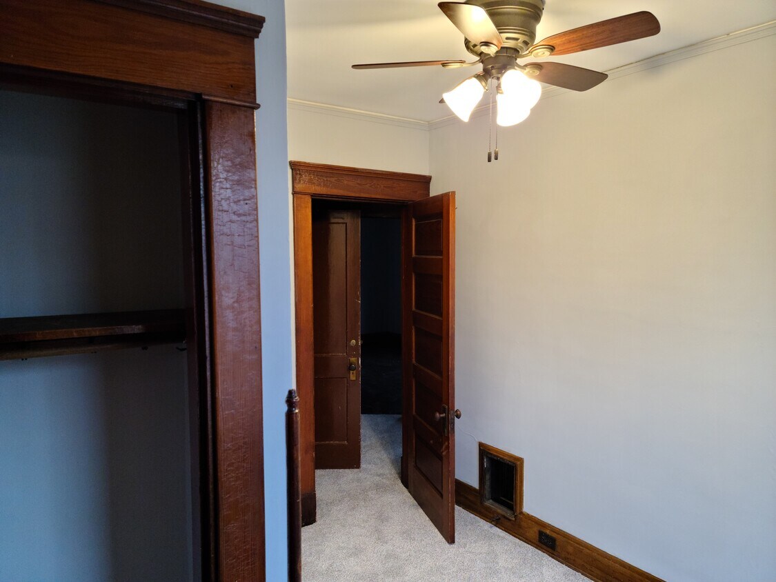 3096 Losantiville Ave Unit 2, Cincinnati, OH 45213 Apartments in