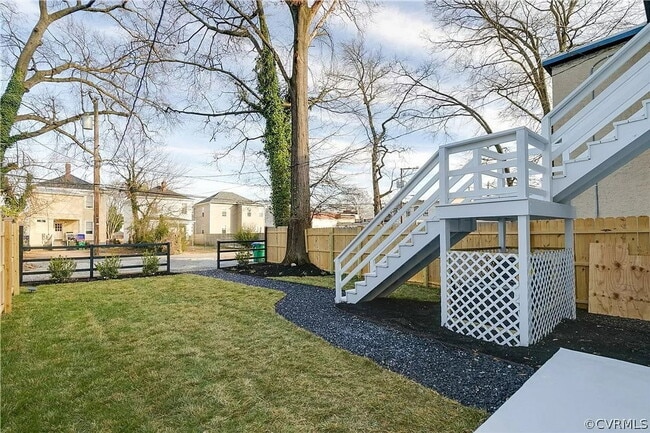 Building Photo - 3011 Hanes Ave
