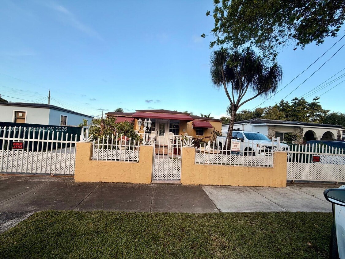 Foto del edificio - 1825 NW 33rd Ave