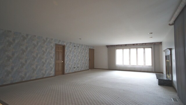 Building Photo - 319 Dee Ct