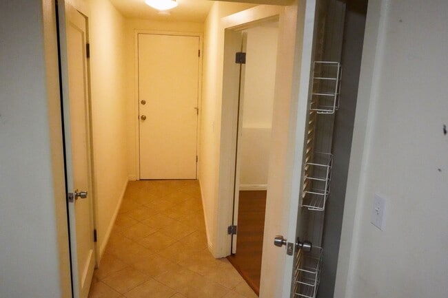 Encinal Avenue - Encinal Avenue Apartment