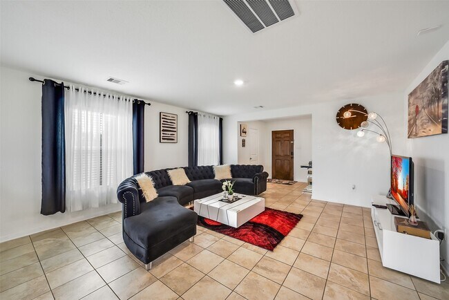 Foto del edificio - 16502 Live Oak Canyon Dr