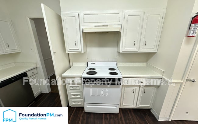 Foto del edificio - 4937 Fairfield Cir