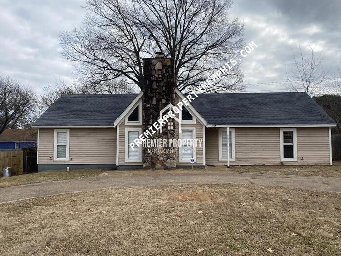 Foto principal - 4440 Castle Heights Dr