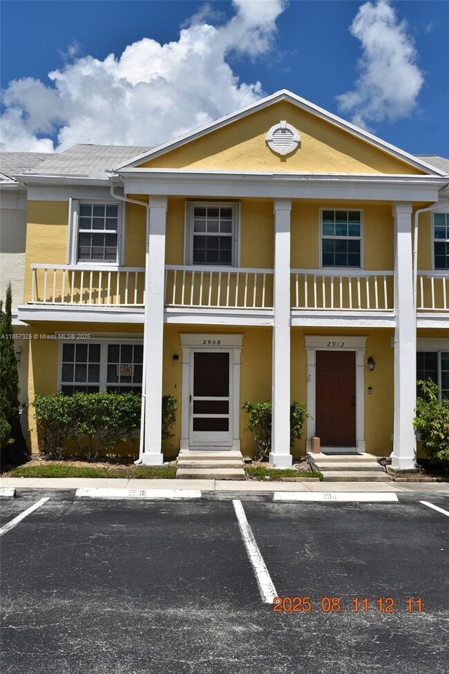 Building Photo - 2908 Edgehill Ln