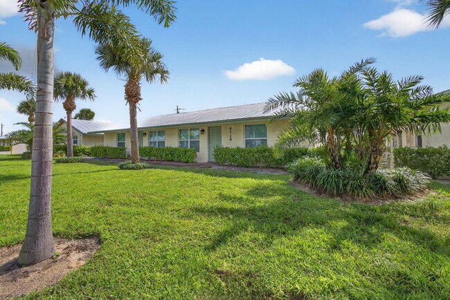 Foto del edificio - 8729 SE Hobe Ridge Ave